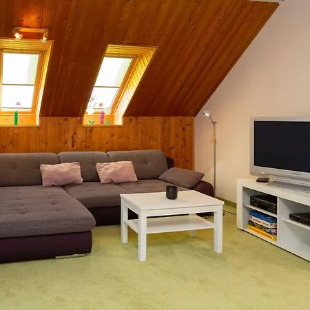 Daire Anemone Mit Bergblick *